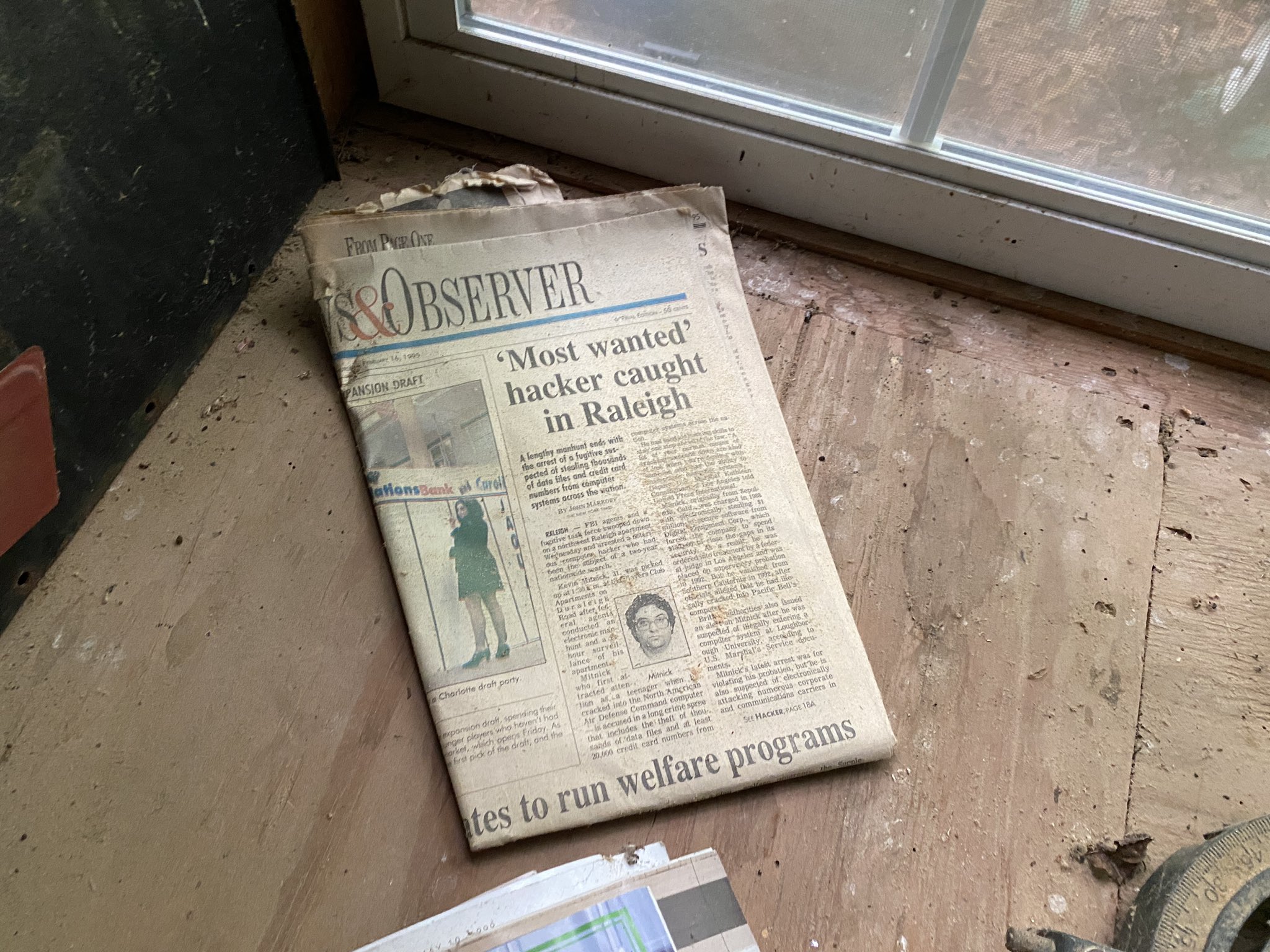 Памяти Кевина Митника — хакера, ломавшего ФБР, АНБ и Кремниевую долину. Часть 13: хакер в объятиях системы - 3 Памяти Кевина Митника — хакера, ломавшего ФБР, АНБ и Кремниевую долину. Часть 13: хакер в объятиях системы - 3