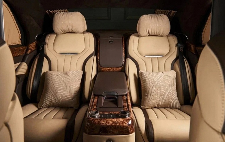 В России продают &laquo;секретный&raquo; Aurus Senat. Таких выпустили всего пять