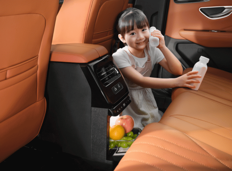 1300 км без заправки, режим внешнего аккумулятора для бытовой техники и холодильник — от $18 500. Chery представила гибридный кроссовер Jetour Shanhai L7 - 3 1300 км без заправки, режим внешнего аккумулятора для бытовой техники и холодильник — от $18 500. Chery представила гибридный кроссовер Jetour Shanhai L7