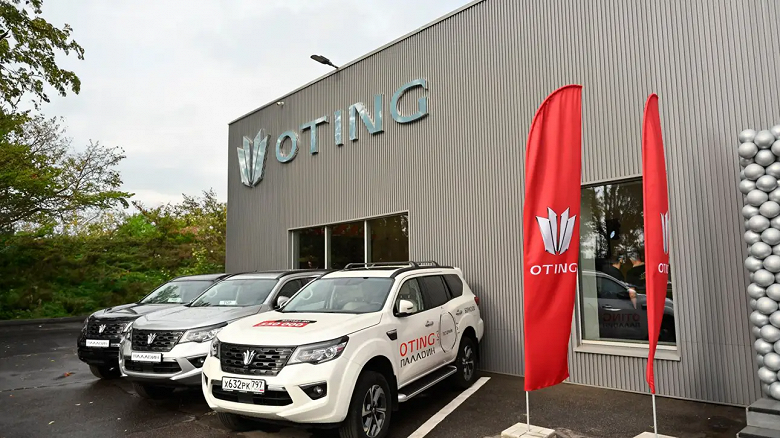 Известный питерский салон Rolls-Royce теперь продаёт рамные внедорожники Oting «Паладин». Скоро в России появится конкурент Li Auto - 1 Известный питерский салон Rolls-Royce теперь продаёт рамные внедорожники Oting «Паладин». Скоро в России появится конкурент Li Auto