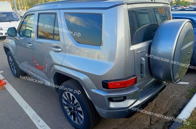 Замена Toyota Land Cruiser. Tank 700 для российского рынка показали вживую - 2 Замена Toyota Land Cruiser. Tank 700 для российского рынка показали вживую