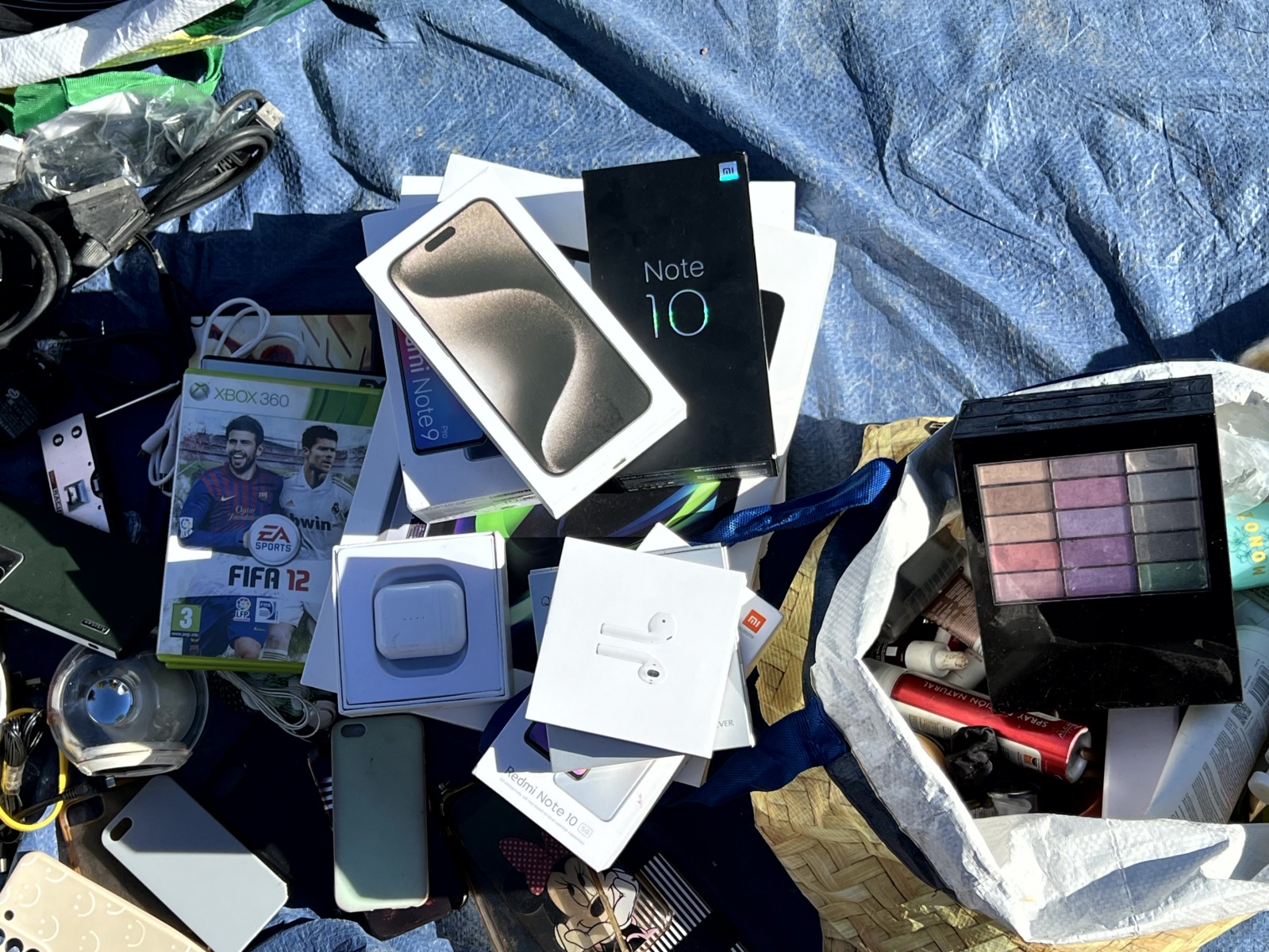 Kindle за копейки, робот-пылесос от iRobot и куча фотоаппаратов и вспышек: воскресная барахолка под Валенсией - 26 Kindle за копейки, робот-пылесос от iRobot и куча фотоаппаратов и вспышек: воскресная барахолка под Валенсией - 26