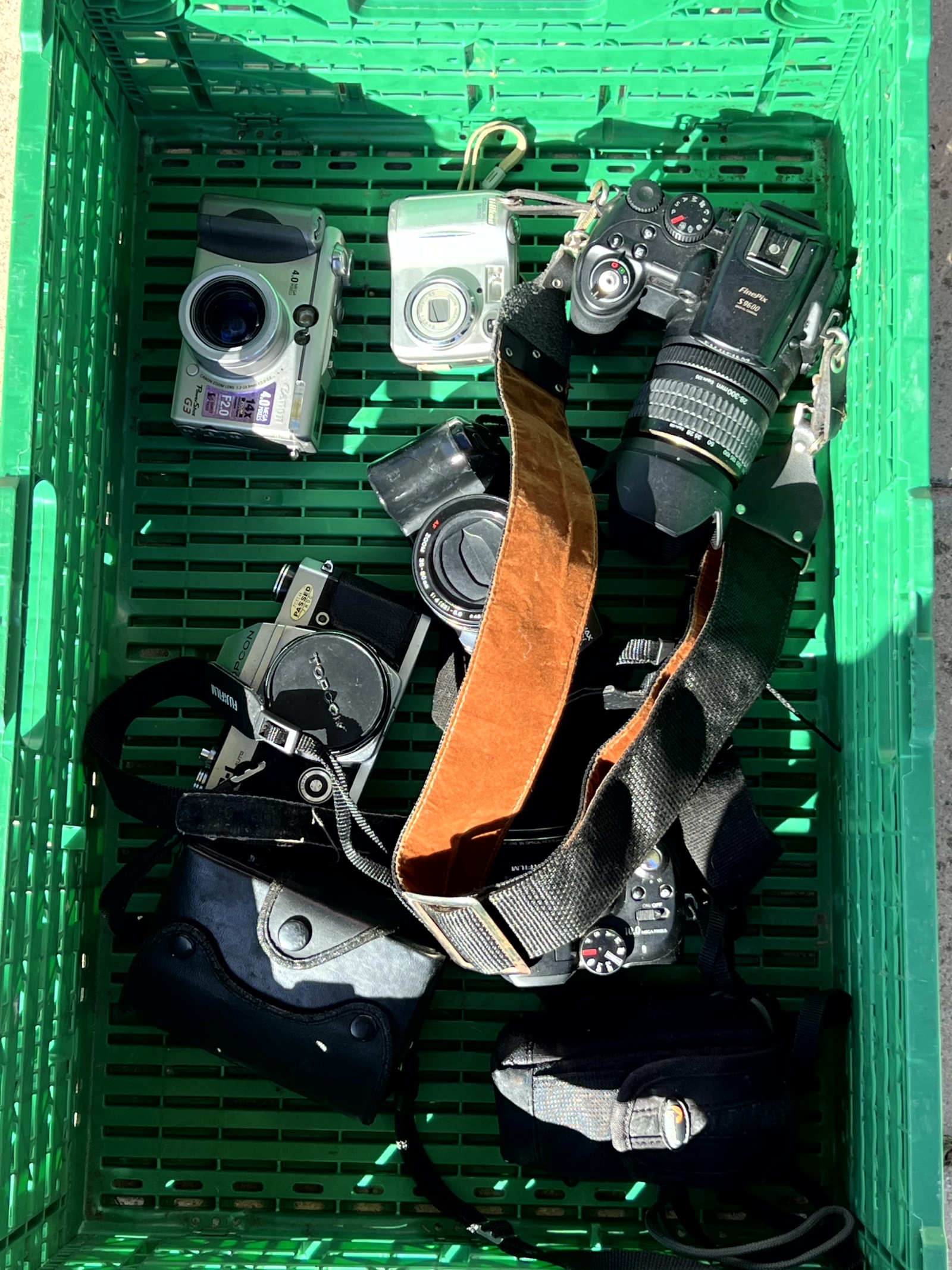 Kindle за копейки, робот-пылесос от iRobot и куча фотоаппаратов и вспышек: воскресная барахолка под Валенсией - 36 Kindle за копейки, робот-пылесос от iRobot и куча фотоаппаратов и вспышек: воскресная барахолка под Валенсией - 36