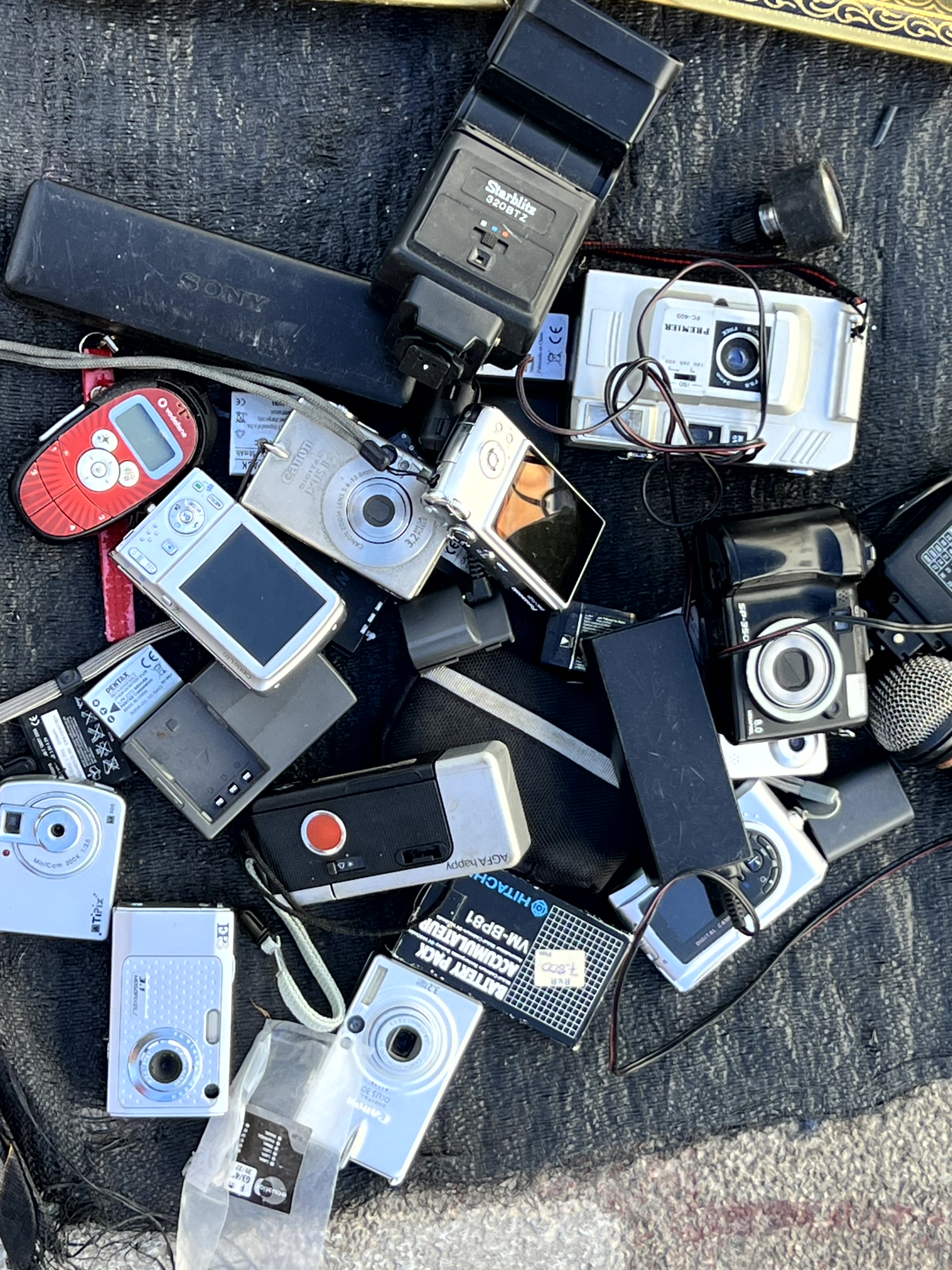 Kindle за копейки, робот-пылесос от iRobot и куча фотоаппаратов и вспышек: воскресная барахолка под Валенсией - 37 Kindle за копейки, робот-пылесос от iRobot и куча фотоаппаратов и вспышек: воскресная барахолка под Валенсией - 37