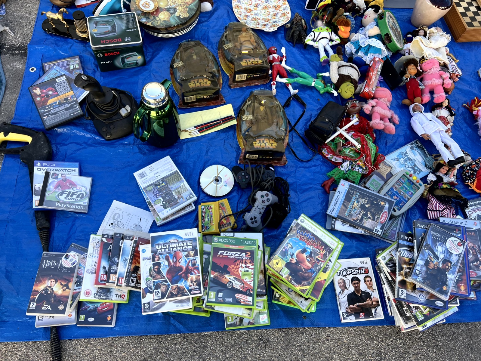 Kindle за копейки, робот-пылесос от iRobot и куча фотоаппаратов и вспышек: воскресная барахолка под Валенсией - 8 Kindle за копейки, робот-пылесос от iRobot и куча фотоаппаратов и вспышек: воскресная барахолка под Валенсией - 8