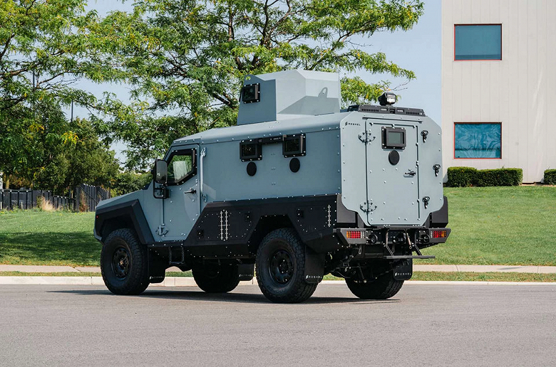 Представлен бронетранспортер Captain на базе Toyota Land Cruiser 70 - 3 Представлен бронетранспортер Captain на базе Toyota Land Cruiser 70