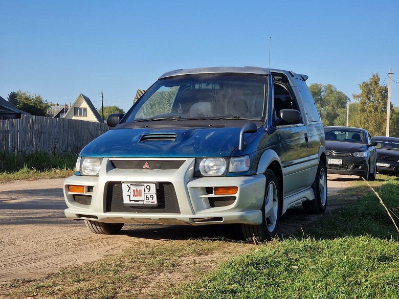 В России продают очень редкий полноприводный Mitsubishi RVR — и всего 530 тыс. рублей - 1 В России продают очень редкий полноприводный Mitsubishi RVR — и всего 530 тыс. рублей