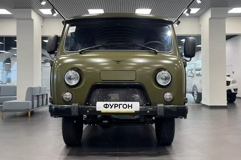 УАЗ идет по пути Volkswagen, Jeep и Mini: отечественный производитель внедорожников отказался от хромированной эмблемы - 1 УАЗ идет по пути Volkswagen, Jeep и Mini: отечественный производитель внедорожников отказался от хромированной эмблемы