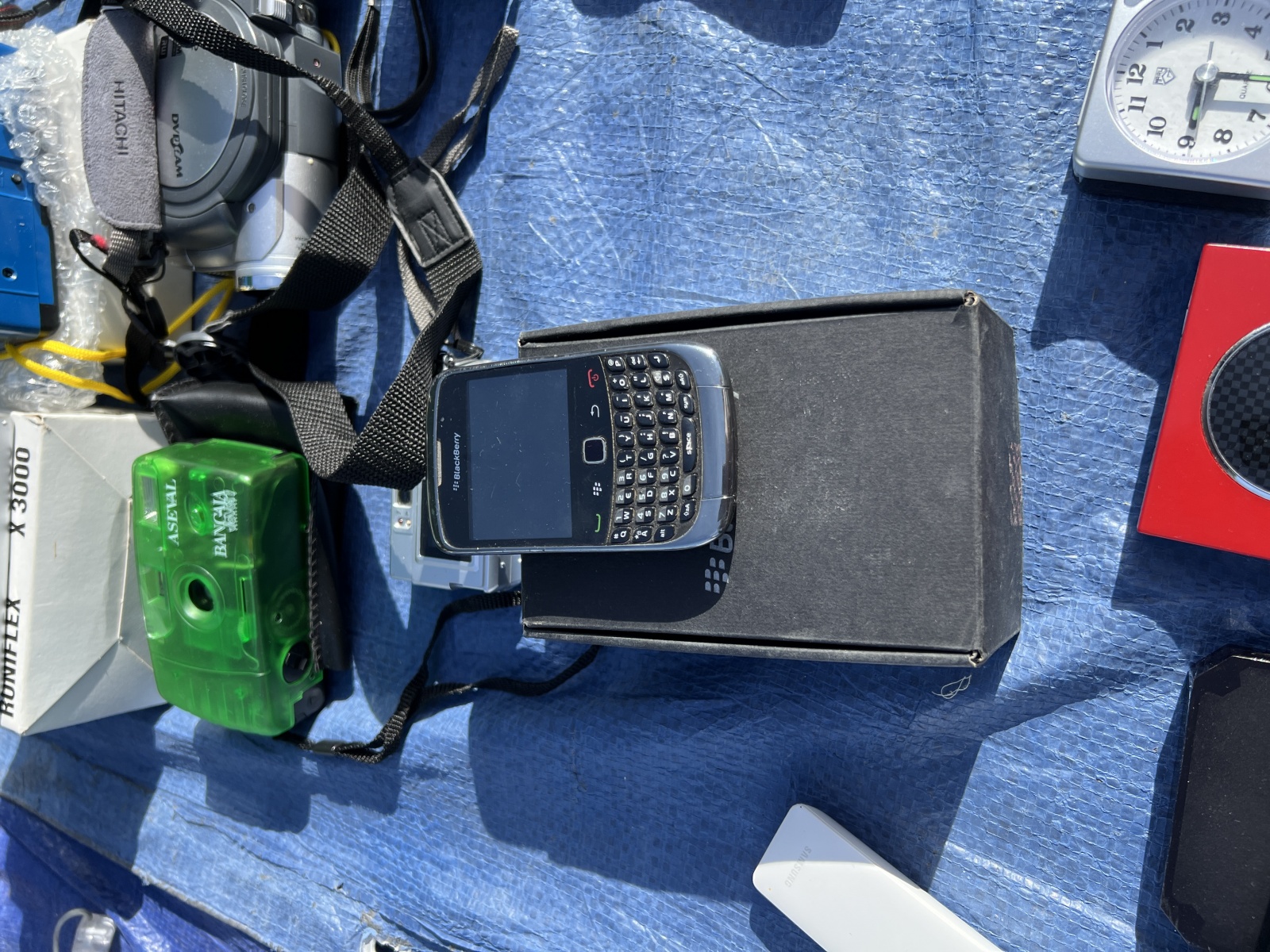 Ноутбуки, роботы-пылесосы и внешние жесткие диски: неожиданные находки на испанской барахолке - 12 Ноутбуки, роботы-пылесосы и внешние жесткие диски: неожиданные находки на испанской барахолке - 12