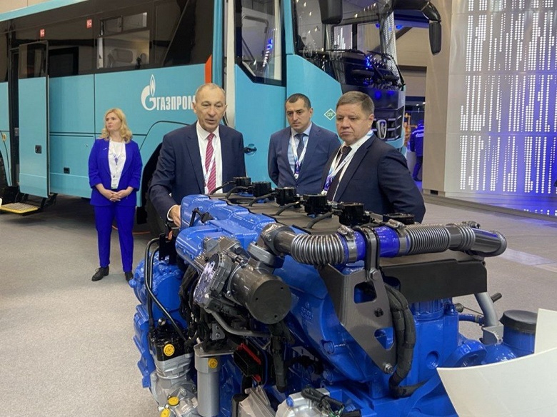 КамАЗ представил сразу четыре газовых двигателя и несколько новых машин
