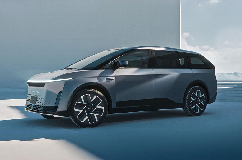 Первый автомобиль от производителя iPhone: представлен Foxtron Model D - 4 Первый автомобиль от производителя iPhone: представлен Foxtron Model D