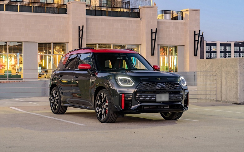 В Россию привезли самый крутой Mini Countryman &mdash; с полным приводом и 300-сильным мотором