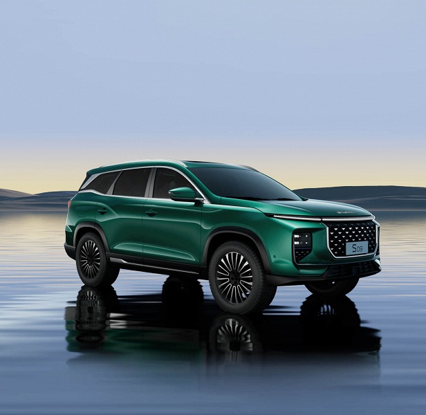 В России анонсирован кроссовер Soueast S09 от Chery. 2,0-литровый мотор на 254 л.с., 8-ступенчатый &laquo;автомат&raquo; и полный привод