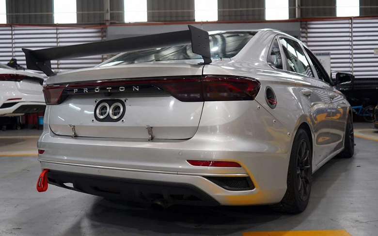 Geely Emgrand превратили в бюджетный спорткар — он получил 200-сильный мотор - 2 Geely Emgrand превратили в бюджетный спорткар — он получил 200-сильный мотор