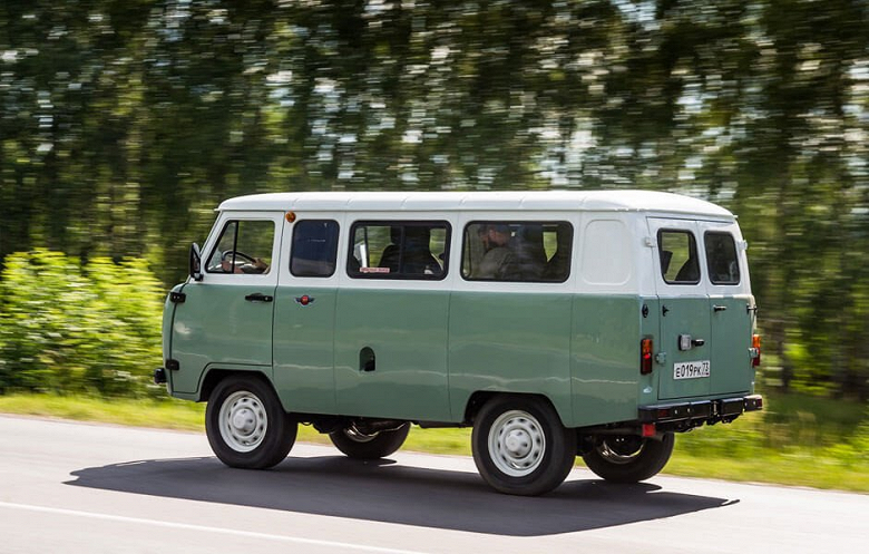 На УАЗ «Буханку» начали ставить улучшенные моторы - 1 На УАЗ «Буханку» начали ставить улучшенные моторы