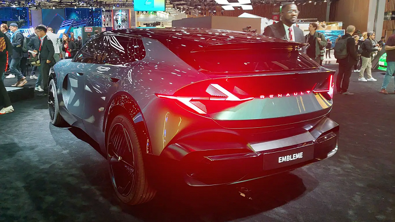 Представлен Renault Embleme с запасом хода 1000 км и камерами вместо зеркал: он легче остальных гибридных и электрических кроссоверов - 1 Представлен Renault Embleme с запасом хода 1000 км и камерами вместо зеркал: он легче остальных гибридных и электрических кроссоверов