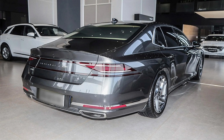 Премиум-«кореец» на замену BMW 7 серии и Mercedes-Benz S-класса. В Россию привезли «люксовый» Genesis G90 - 2 Премиум-«кореец» на замену BMW 7 серии и Mercedes-Benz S-класса. В Россию привезли «люксовый» Genesis G90