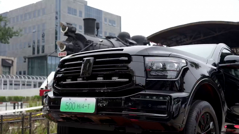 «Черный воин» с мощностью 408 л.с и расходом 2 л 100 км. Представлен Tank 500 Hi4-T Black Warrior - 2 «Черный воин» с мощностью 408 л.с и расходом 2 л/100 км. Представлен Tank 500 Hi4-T Black Warrior