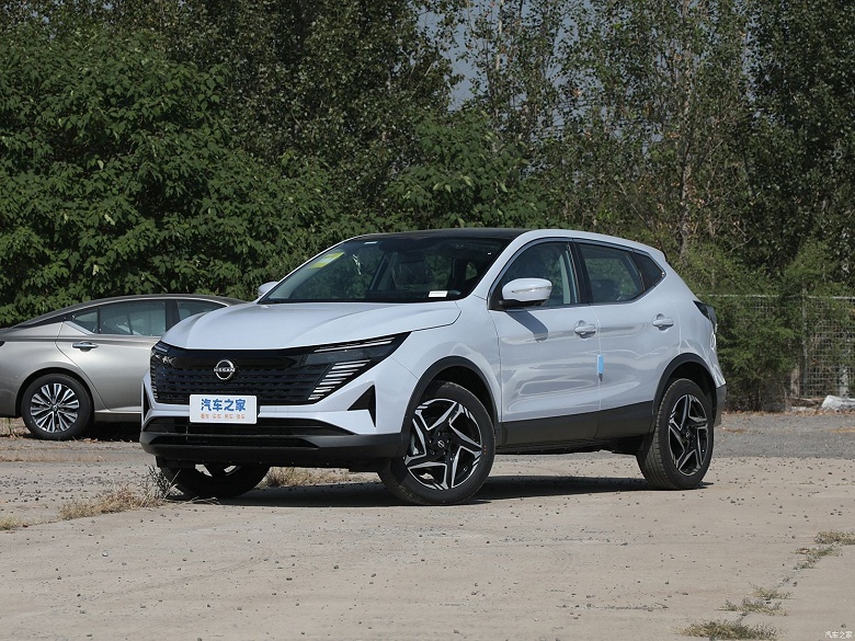 Представлен Nissan Qashqai Honor Edition: хорошее оснащение, 2,0-литровый мотор и вариатор — всего 14 тыс. долларов - 1 Представлен Nissan Qashqai Honor Edition: хорошее оснащение, 2,0-литровый мотор и вариатор — всего 14 тыс. долларов