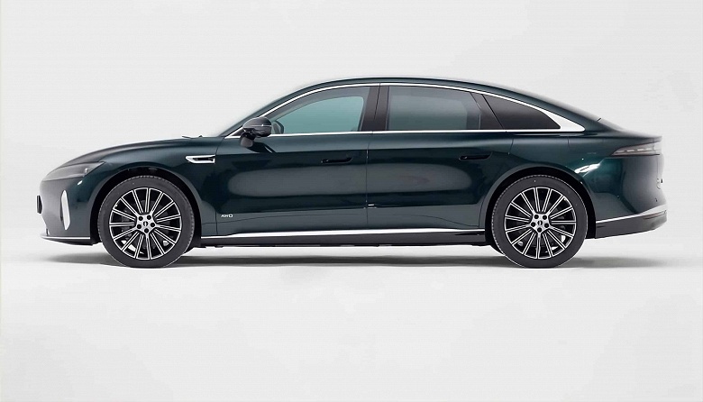 Полноприводный 5-метровый седан Chery с запасом хода 1400 км стал 15-миллионным авто Chery - 1 Полноприводный 5-метровый седан Chery с запасом хода 1400 км стал 15-миллионным авто Chery