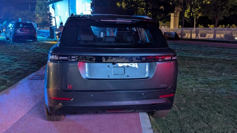 «Взяли Chery Tiggo 4 Pro – и «натянули» кузов в стиле J7». Главный редактор «За рулём» рассказал о Jaecoo J5, который выйдет в России - 3 «Взяли Chery Tiggo 4 Pro – и «натянули» кузов в стиле J7». Главный редактор «За рулём» рассказал о Jaecoo J5, который выйдет в России