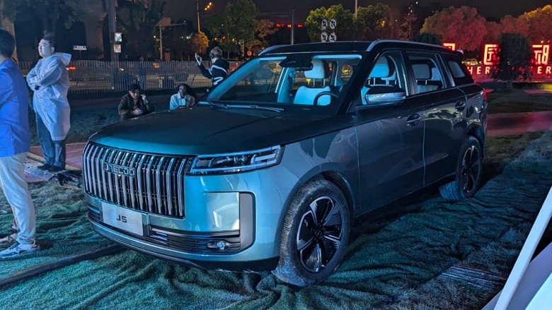 «Взяли Chery Tiggo 4 Pro – и «натянули» кузов в стиле J7». Главный редактор «За рулём» рассказал о Jaecoo J5, который выйдет в России - 1 «Взяли Chery Tiggo 4 Pro – и «натянули» кузов в стиле J7». Главный редактор «За рулём» рассказал о Jaecoo J5, который выйдет в России