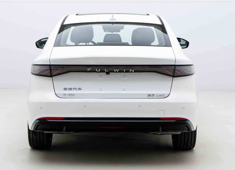 Представлен большой и экономичный седан Chery с гибридной силовой установкой — Fulwin A8L C-DM - 3 Представлен большой и экономичный седан Chery с гибридной силовой установкой — Fulwin A8L C-DM