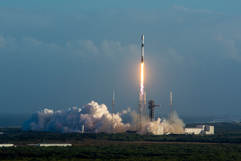 SpaceX совершила более 100 запусков ракет в этом году, а все остальные компании в мире — всего 95 - 1 SpaceX совершила более 100 запусков ракет в этом году, а все остальные компании в мире — всего 95