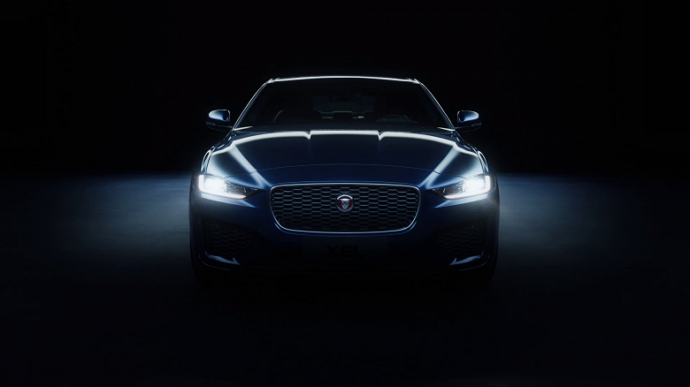 Дилер привез в Россию &laquo;спортивный и агрессивный&raquo; Jaguar XE Long. Машина из Китая почти вдвое дороже версии, продававшейся официально