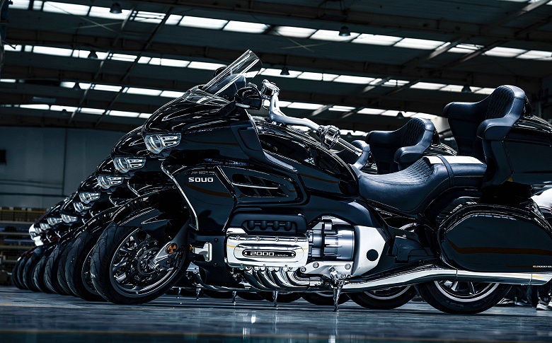 Это первый в мире мотоцикл с горизонтально-оппозитным 8-цилиндровым мотором. Стартовали продажи Great Wall Souo &mdash; конкурент Honda Gold Wing оценен в 30 тысяч долларов