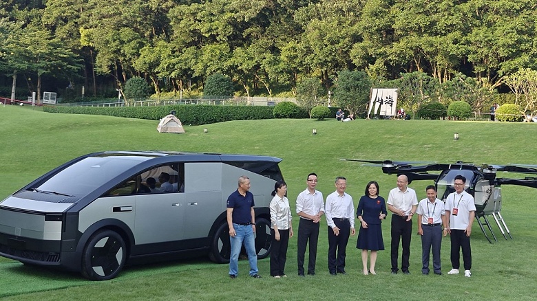 &laquo;Сухопутный авианосец&raquo; за $280 тыс. заказали более 3000 человек. Xpeng строит целый завод только для этой модели