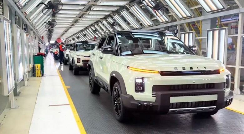 Первый «лёгкий внедорожник» Geely с шинами AT и прожекторами на крыше будет стоить менее $14 000 - 2 Первый «лёгкий внедорожник» Geely с шинами AT и прожекторами на крыше будет стоить менее $14 000