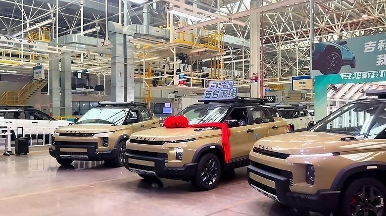 Первый «лёгкий внедорожник» Geely с шинами AT и прожекторами на крыше будет стоить менее $14 000 - 3 Первый «лёгкий внедорожник» Geely с шинами AT и прожекторами на крыше будет стоить менее $14 000