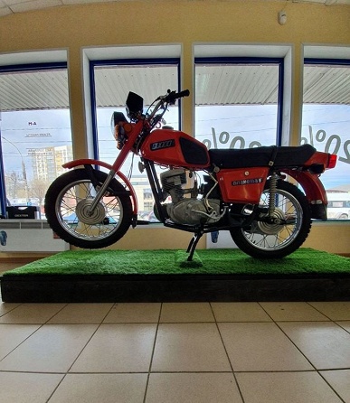 Новый мотоцикл &laquo;Иж Планета 5&raquo; 1993 года выпуска продают в России