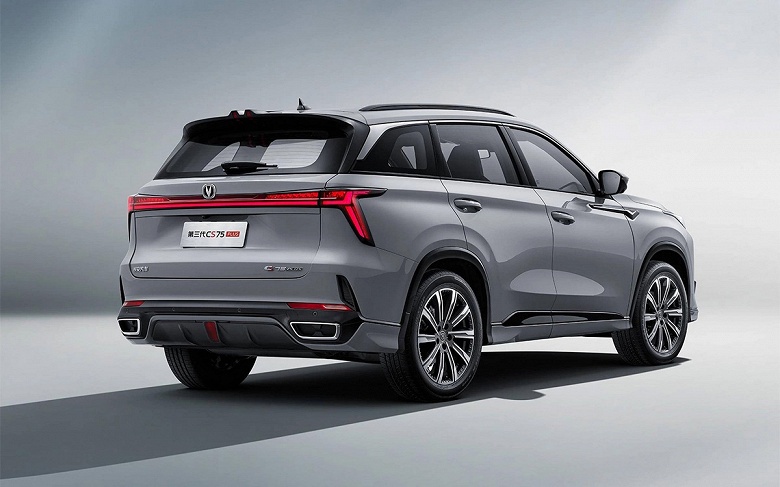 233 л.с. и 8-ступенчатый &laquo;автомат&raquo; Aisin. В России представили новый Changan CS75 Plus