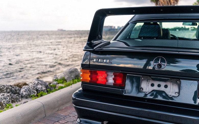 Культовый спортседан Mercedes-Benz 190E 2.5-16 Evolution II с пробегом 176 км выставили на продажу в США. В лучшем состоянии машина есть только в России - 3 Культовый спортседан Mercedes-Benz 190E 2.5-16 Evolution II с пробегом 176 км выставили на продажу в США. В лучшем состоянии машина есть только в России