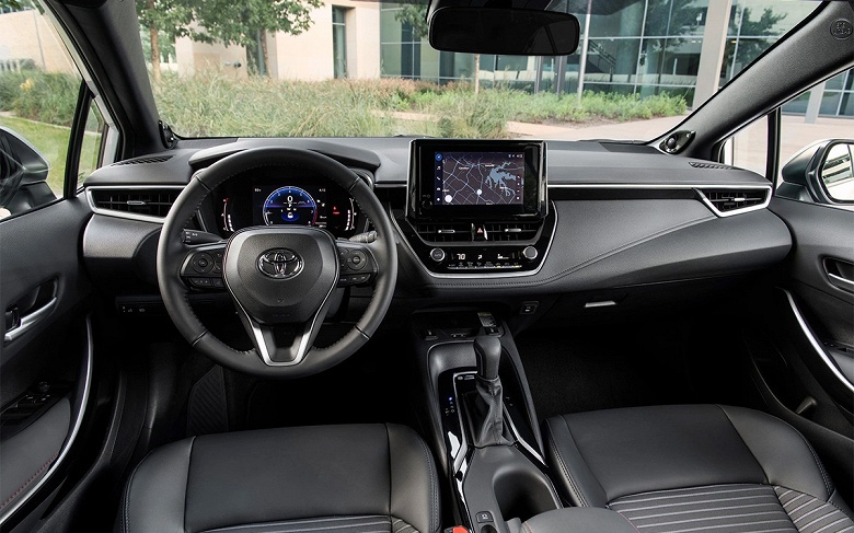 В Россию привезли особую Toyota Corolla &mdash; со спортивным обликом, &laquo;автоматом&raquo; и небольшим расходом