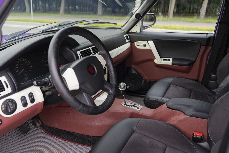 &laquo;Волги&raquo; с японским мотором, &laquo;автоматом&raquo;, климат-контролем и Bluetooth появились в &laquo;Ситидрайве&raquo;. Доступны ГАЗ-24 и &laquo;министерская&raquo; ГАЗ-3102