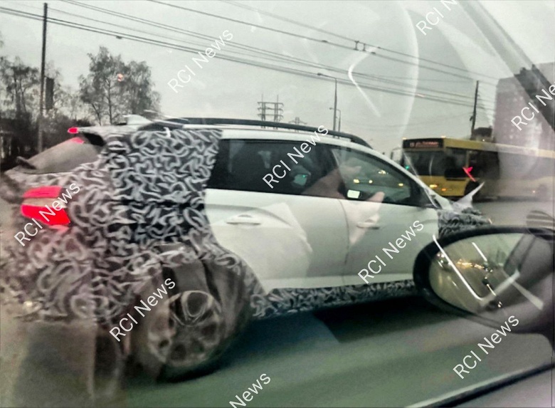 АвтоВАЗ активно тестирует Lada Iskra &mdash; машину засняли на дорогах Тольятти