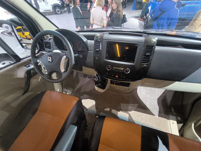 В России начнут выпускать копию Mercedes-Benz Sprinter W906. Sollers Atlant XL поступит в продажу в 2025 году - 2 В России начнут выпускать копию Mercedes-Benz Sprinter W906. Sollers Atlant XL поступит в продажу в 2025 году