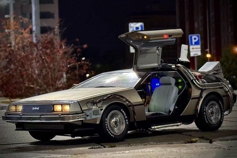 &laquo;Эксклюзив для России&raquo;, &mdash; копию DeLorean из &laquo;Назад в будущее&raquo; продают за 10 млн рублей