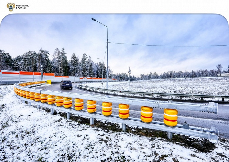 На российских дорогах появилось инновационное барьерное ограждение. Вращающиеся бочонки из пенополиуретана снижают энергию удара - 2 На российских дорогах появилось инновационное барьерное ограждение. Вращающиеся бочонки из пенополиуретана снижают энергию удара