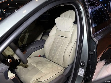 Замена Bentley и Mercedes-Maybach для России и Китая. Представлен люксовый седан Hongqi Guoya с 4,0-литровым мотором V8, 8-ступенчатым «автоматом» и полным приводом - 6 Замена Bentley и Mercedes-Maybach для России и Китая. Представлен люксовый седан Hongqi Guoya с 4,0-литровым мотором V8 и 8-ступенчатым «автоматом» и полным приводом