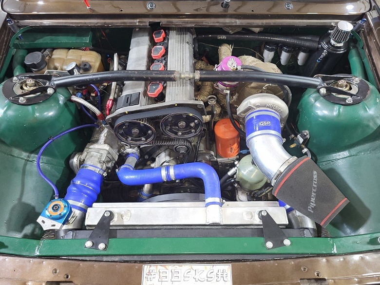 &laquo;Копейку&raquo; ВАЗ-2101 с 500-сильным мотором, подвеской от BMW и 17-дюймовыми дисками продают в Германии по цене Lada Vesta Sportline