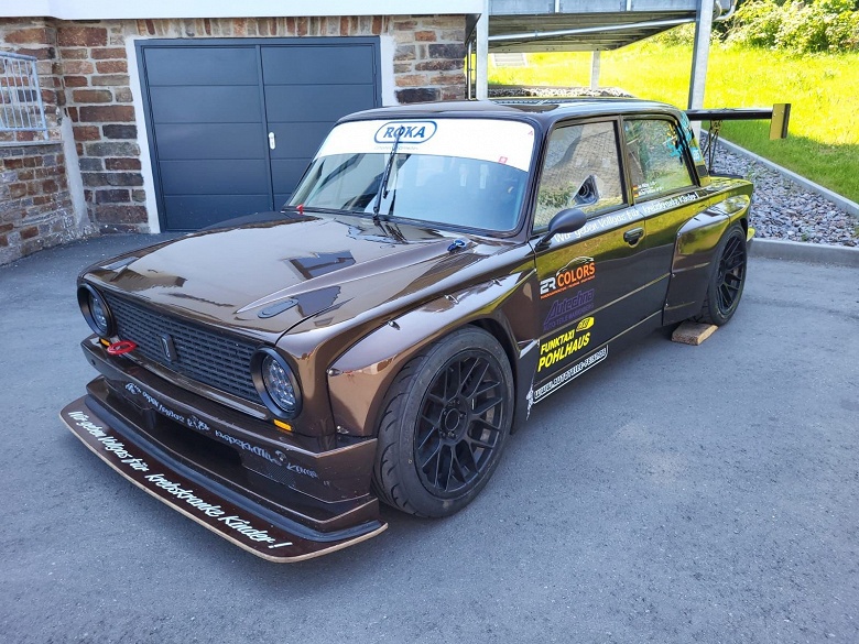 &laquo;Копейку&raquo; ВАЗ-2101 с 500-сильным мотором, подвеской от BMW и 17-дюймовыми дисками продают в Германии по цене Lada Vesta Sportline