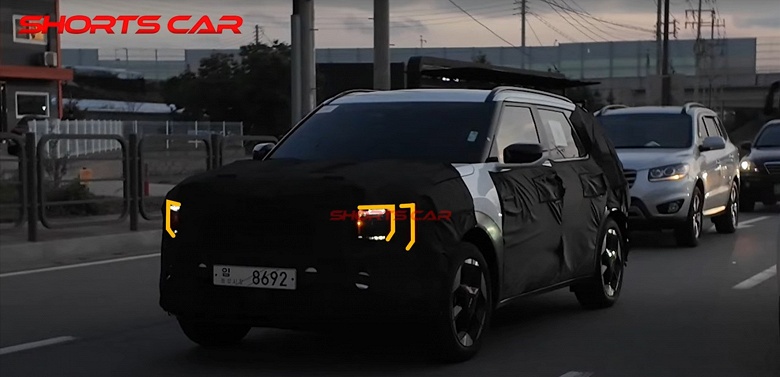 Kia Seltos 2026 засняли вживую &mdash; популярный кроссовер впервые станет гибридом