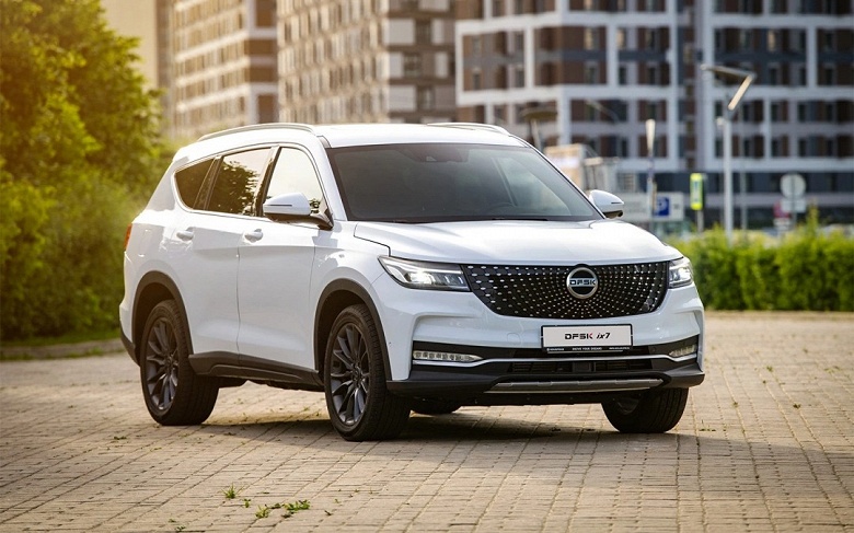 Российский 5-метровый кроссовер с мотором 220 л.с., подогревами, &laquo;автоматом&raquo; Hyundai и полным приводом. К дилерам приехала новая версия DFSK ix7