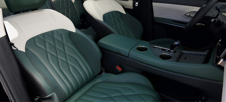 Просторный кроссовер размером с Hyundai Santa Fe с полным приводом, 8-ступенчатым «автоматом» и 2,0-литровым мотором — за 3,7 млн рублей. Объявлены цены на Soueast 09 от Chery - 4 Просторный кроссовер размером с Hyundai Santa Fe с полным приводом, 8-ступенчатым «автоматом» и 2,0-литровым мотором — за 3,7 млн рублей. Объявлены цены на Soueast 09 от Chery