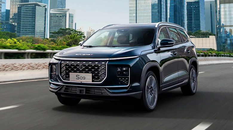 Просторный кроссовер размером с Hyundai Santa Fe с полным приводом, 8-ступенчатым «автоматом» и 2,0-литровым мотором — за 3,7 млн рублей. Объявлены цены на Soueast 09 от Chery - 1 Просторный кроссовер размером с Hyundai Santa Fe с полным приводом, 8-ступенчатым «автоматом» и 2,0-литровым мотором — за 3,7 млн рублей. Объявлены цены на Soueast 09 от Chery