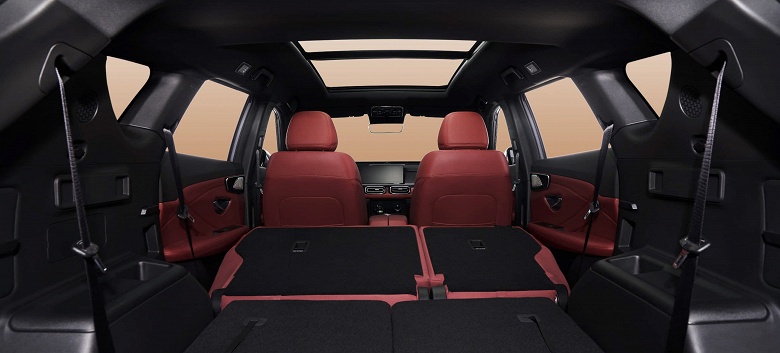 Аналог Toyota RAV4 от Chery с 8-ступенчатым «автоматом» и полным приводом — за 3,2 млн рублей. Раскрыты цены и комплектации кроссовера Soueast S07 для России - 4 Аналог Toyota RAV4 от Chery с 8-ступенчатым «автоматом» и полным приводом — за 3,2 млн рублей. Раскрыты цены и комплектации кроссовера Soueast S07 для России